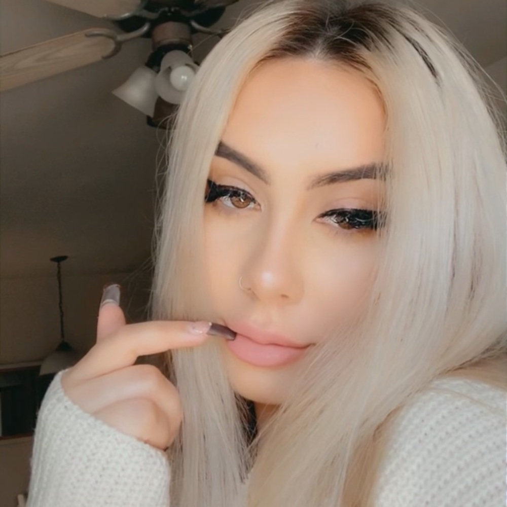 Meet your Posher, Elysia